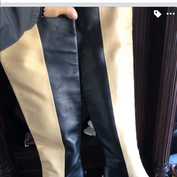 Chanelcalf  leather two tone boots size 7 - Picture 2 of 4